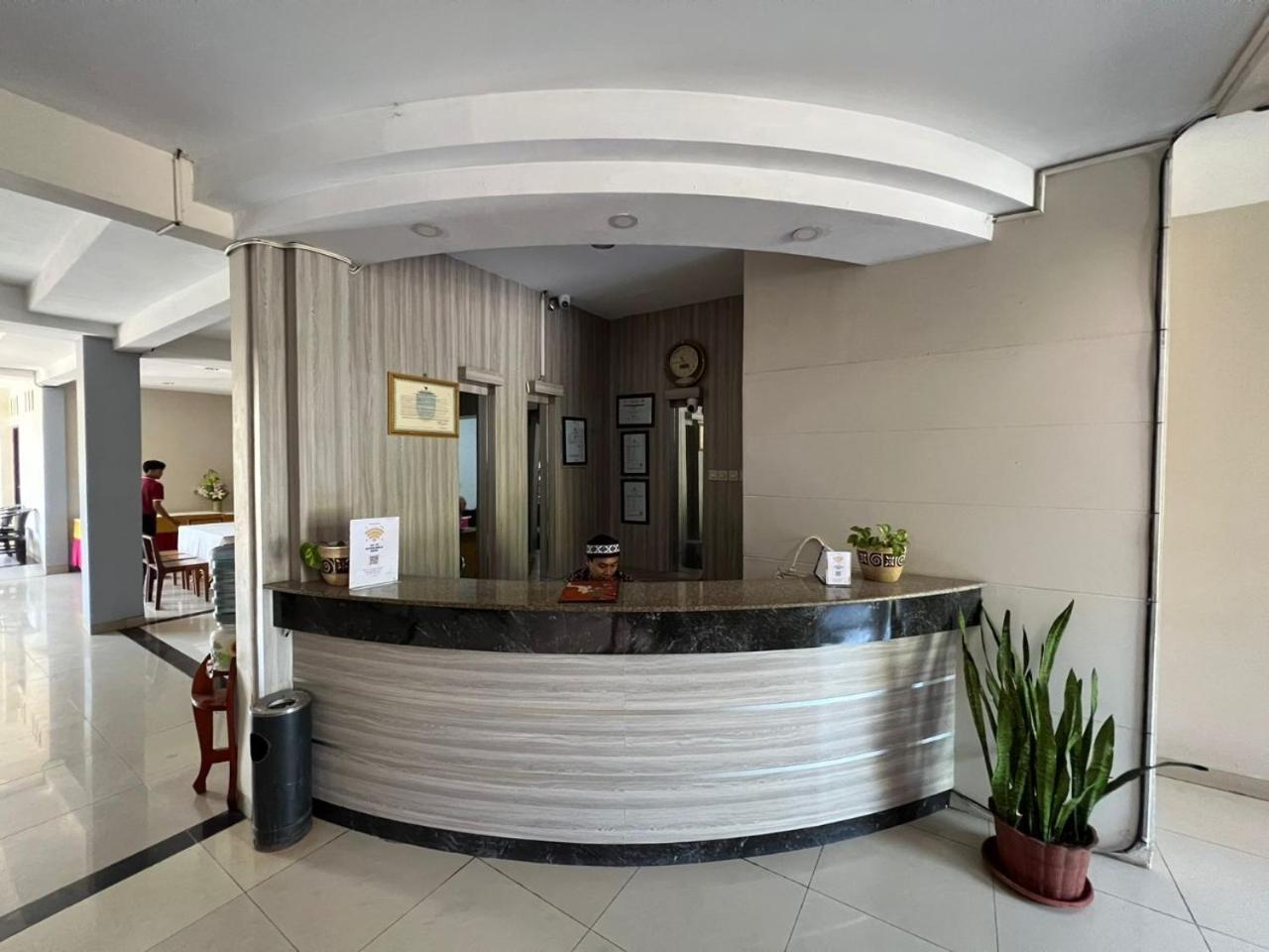 Hotel Century Пангандаран Екстериор снимка