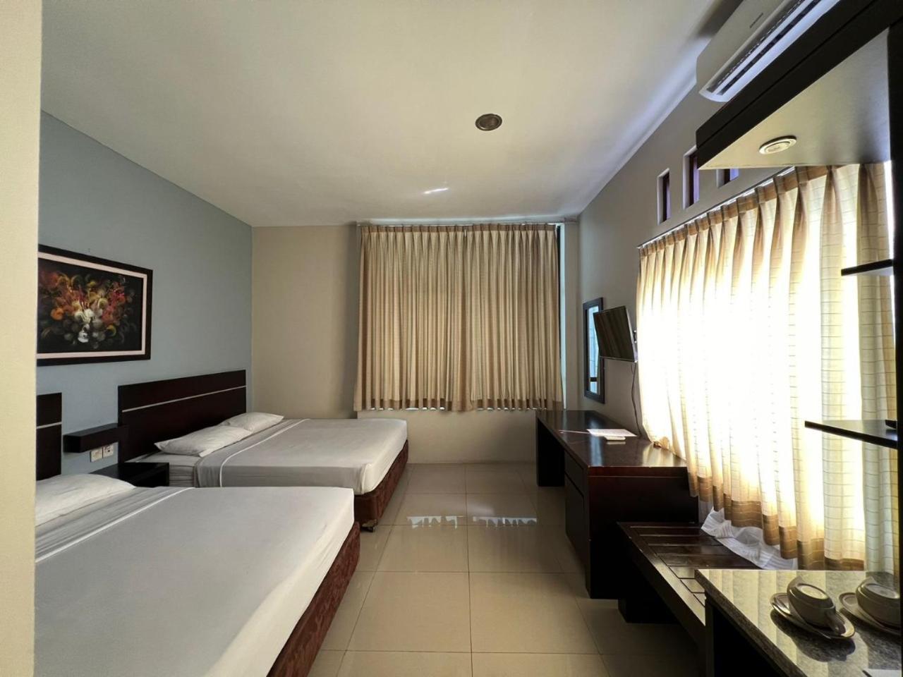 Hotel Century Пангандаран Екстериор снимка